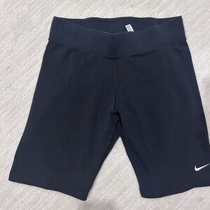 Nike Cotton high rise mid length bike shorts size Large